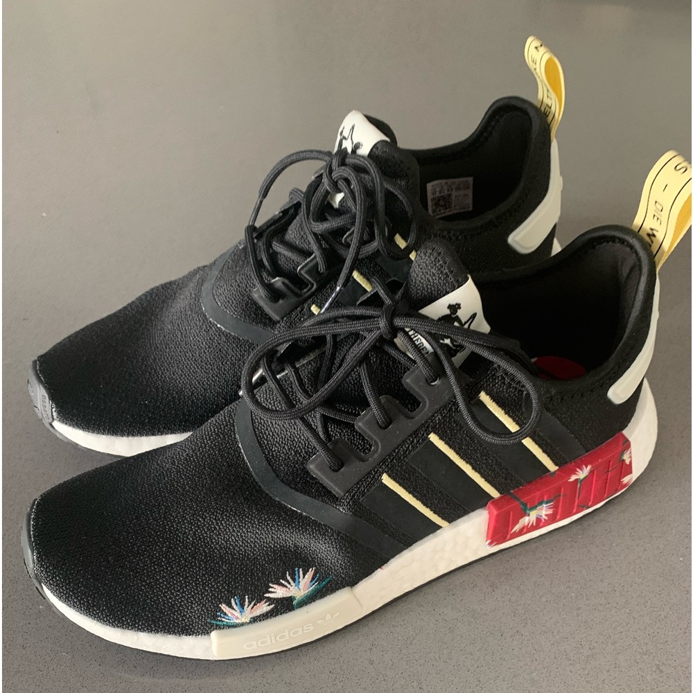 Size 11 Women’s sneakers